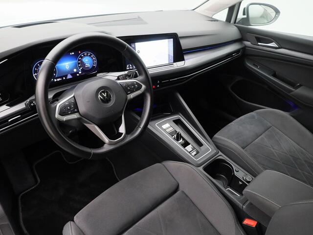 Volkswagen GOLF 1.5 eTSI R-Line | PANO | CAMERA | ADAPTIVE | VIRTUAL | STOEL- EN STUURVERW.