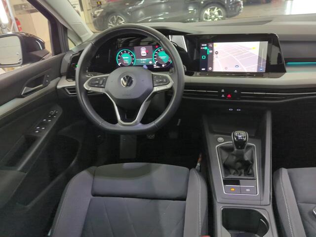Volkswagen GOLF 1.5 TSI 130PK Life Business / LED / Navigatie / Parkeersensoren / Style Interieur / Ergo Active