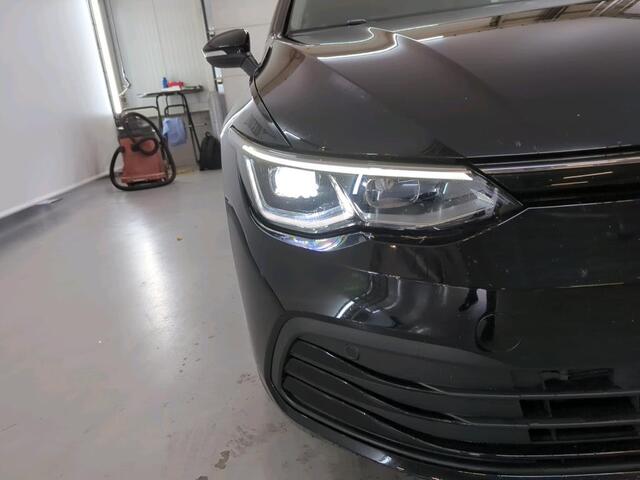 Volkswagen GOLF 1.5 TSI 130PK Life Business / LED / Navigatie / Parkeersensoren / Style Interieur / Ergo Active