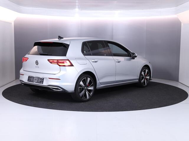 Volkswagen GOLF 1.4 eHybrid GTE 245 pk Automaat (DSG) | Verlengde garantie | Navigatie | Parkeersensoren | Achteruitrijcamera | Matrix LED koplampen | Adaptieve cruise control |