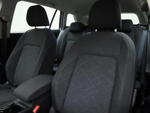 Volkswagen GOLF Variant 1.0TSI/110PK Life · Navigatie · Trekhaak · Parkeersensensoren