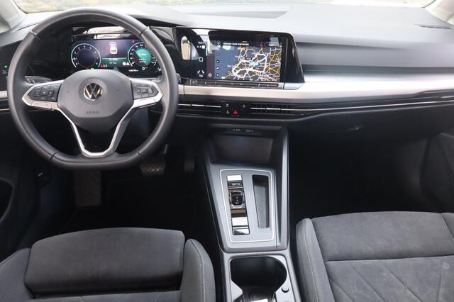 Volkswagen GOLF 1.0 eTSI | Geen import | Schuifdak | Luxe stoelen