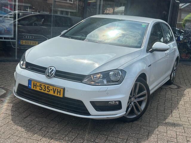 Volkswagen GOLF 1.2 TSI Lounge R-Line