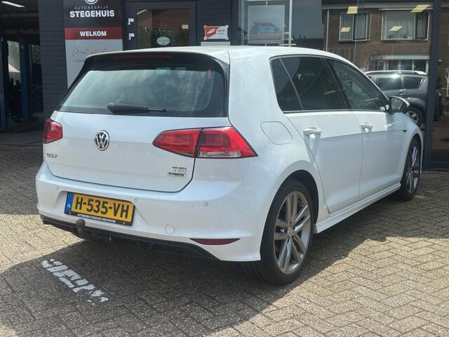 Volkswagen GOLF 1.2 TSI Lounge R-Line