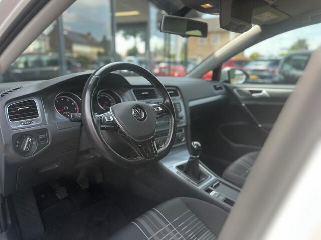 Volkswagen GOLF 1.2 TSI Lounge R-Line