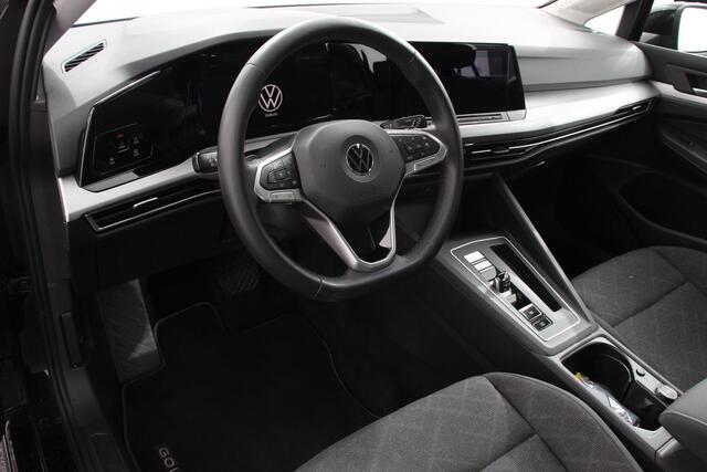 Volkswagen GOLF 1.5 eTSI 131pk DSG Life | Navigatie | Apple Carplay/Android Auto | Parkeersensoren | Adaptive Cruise Control | Stoel- en stuurverwarming | Lane Assist | Ledverlichting | Climate Control