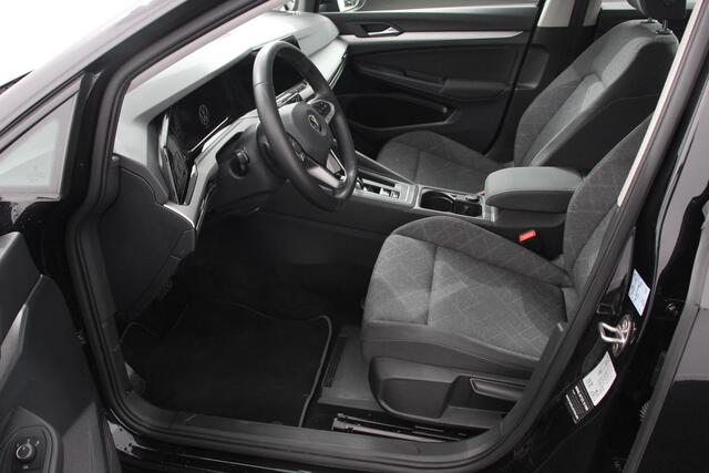Volkswagen GOLF 1.5 eTSI 131pk DSG Life | Navigatie | Apple Carplay/Android Auto | Parkeersensoren | Adaptive Cruise Control | Stoel- en stuurverwarming | Lane Assist | Ledverlichting | Climate Control