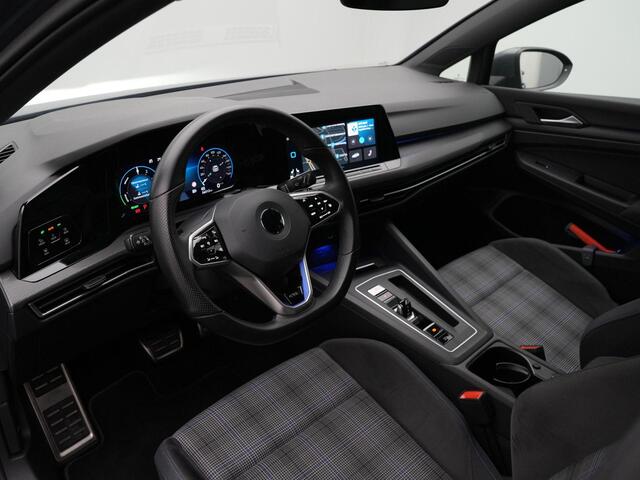 Volkswagen GOLF 1.4 245 pk DSG eHybrid GTE | Trekhaak | Stuur-/stoelverwarming | Navigatie | Parkeersensoren voor/achter