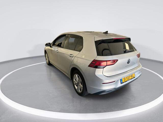 Volkswagen GOLF 1.0 eTsi 110pk DSG Life · Apple/Android Car Play · Navi · P-Sensoren · DAB · Getint Glas · 16'' Inch · Garantie t/m 28-03-2027 of 100.000km
