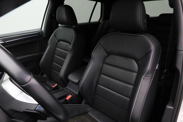 Volkswagen GOLF 1.4 TSI 204 pk DSG PHEV GTE Limited Edition 085/200 | Leder | Geheugenstoel | Navigatie Discover Pro | Virtual Cockpit | Achteruitrijcamera | Stoelverwarming