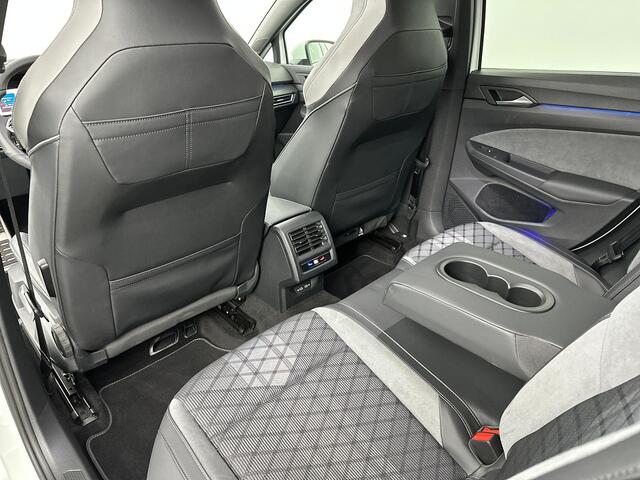 Volkswagen GOLF 1.5 eTSI R-Line Pano ACC IQ Camera Sfeer