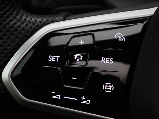 Volkswagen GOLF Variant 1.5eTSI/150PK DSG R-Line · Panoramadak · Navigatie · Parkeersensoren