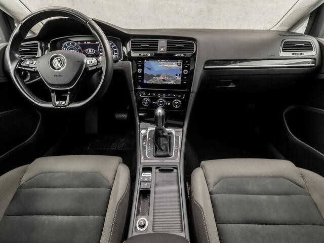Volkswagen GOLF 1.5 TSI R-Line Sport 150Pk Automaat (SCHUIFDAK, VIRTUAL COCKPIT, APPLE CARPLAY, KEYLESS, ALCANTARA, STOELVERWARMING, CAMERA, ADAPTIVE CRUISE, GETINT GLAS, NIEUWE APK, NIEUWSTAAT)