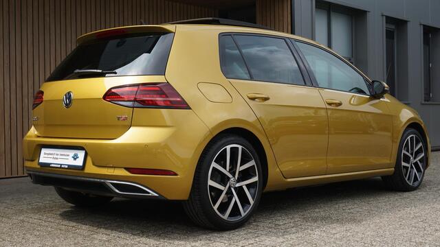 Volkswagen GOLF 7.5 1.4 TSI 150pk DSG 5Drs Highline Pano.Dak Virtual Cockpit LED Drive-Select *Kurkuma Yellow* Zeer Nette Golf! 69059km!