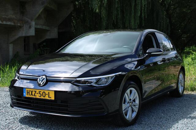 Volkswagen GOLF 1.5 eTSI DSG LIFE CARPLAY/PDC/CAMERA