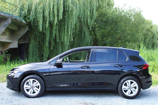 Volkswagen GOLF 1.5 eTSI DSG LIFE CARPLAY/PDC/CAMERA