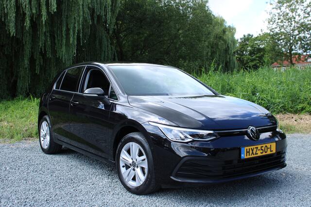 Volkswagen GOLF 1.5 eTSI DSG LIFE CARPLAY/PDC/CAMERA