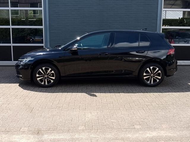 Volkswagen GOLF 2.0 TDI Style Automaat/ Led/ Trekhaak/ Stuur en stoelverwarming