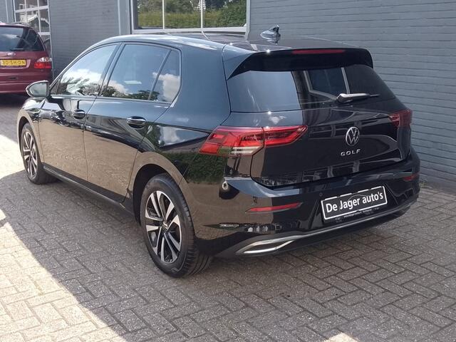 Volkswagen GOLF 2.0 TDI Style Automaat/ Led/ Trekhaak/ Stuur en stoelverwarming