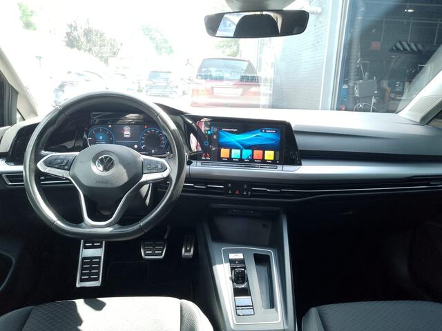 Volkswagen GOLF 2.0 TDI Style Automaat/ Led/ Trekhaak/ Stuur en stoelverwarming