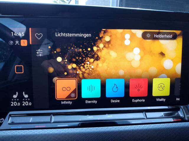 Volkswagen GOLF 2.0 TDI Style Automaat/ Led/ Trekhaak/ Stuur en stoelverwarming