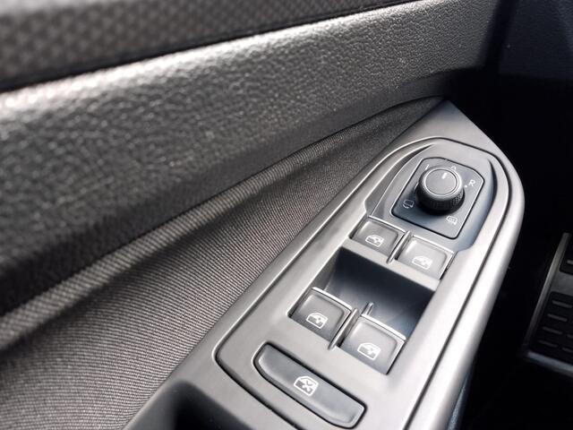Volkswagen GOLF 2.0 TDI Style Automaat/ Led/ Trekhaak/ Stuur en stoelverwarming