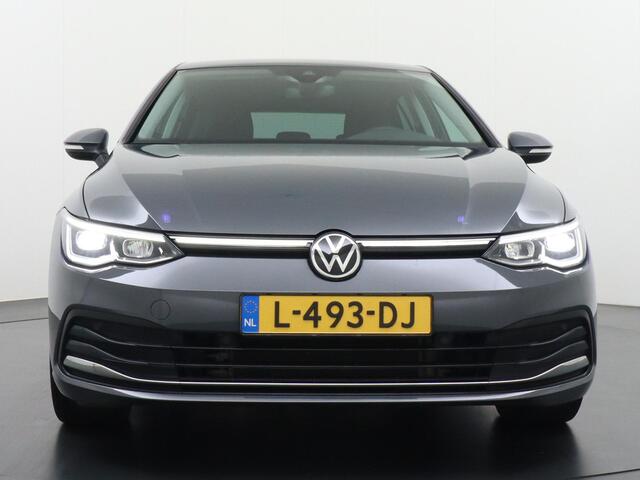Volkswagen GOLF 1.5 eTSI Style CAMERA | STOEL + STUURVERWARMING | AMBILIGHT | CAMERA | ADD CRUISE |