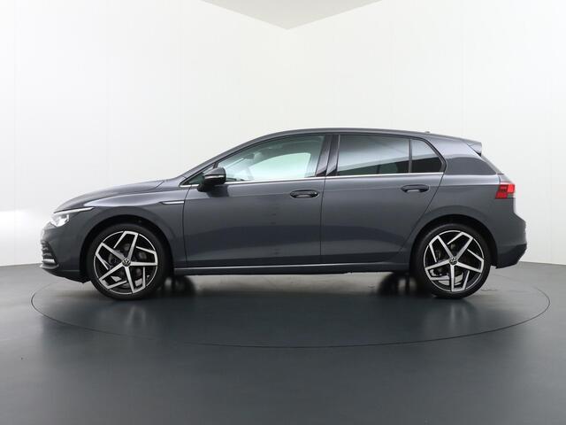 Volkswagen GOLF 1.5 eTSI Style CAMERA | STOEL + STUURVERWARMING | AMBILIGHT | CAMERA | ADD CRUISE |