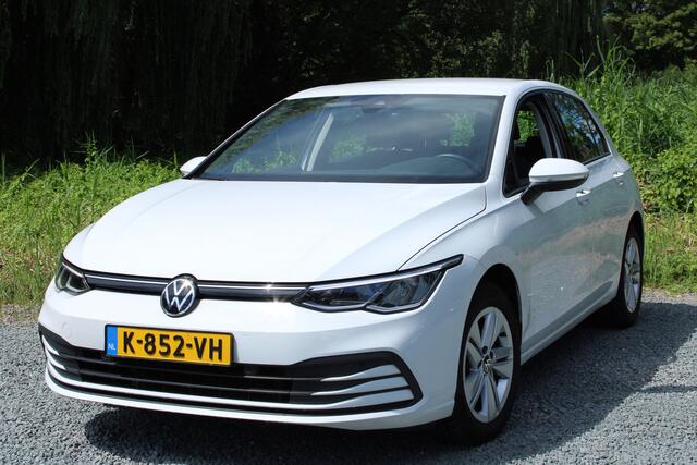 Volkswagen GOLF 1.0 eTSI DSG LIFE NAVI/CARPLAY/PDC
