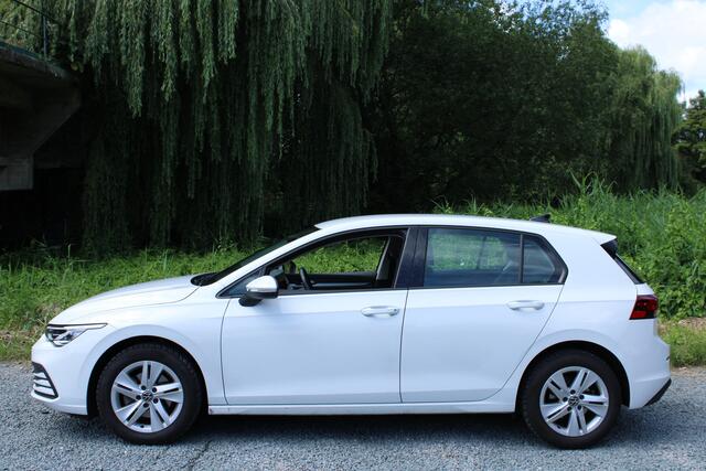 Volkswagen GOLF 1.0 eTSI DSG LIFE NAVI/CARPLAY/PDC