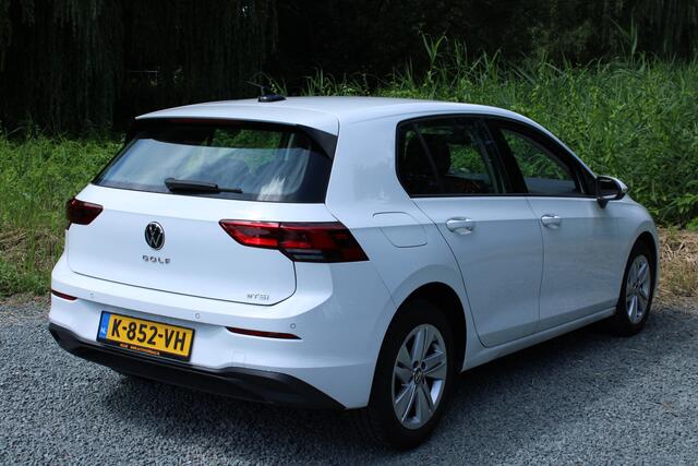Volkswagen GOLF 1.0 eTSI DSG LIFE NAVI/CARPLAY/PDC