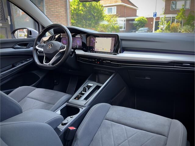 Volkswagen GOLF 1.0 eTSI AUT7 LIFE NAVI CAMERA DIGI-DASH APLLE-CARPLAY PARK-ASSIST LED LMV PDC