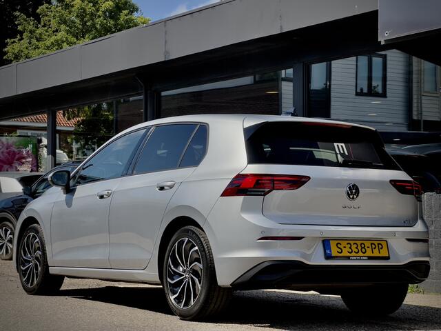 Volkswagen GOLF 1.0 eTSI AUT7 LIFE NAVI CAMERA DIGI-DASH APLLE-CARPLAY PARK-ASSIST LED LMV PDC
