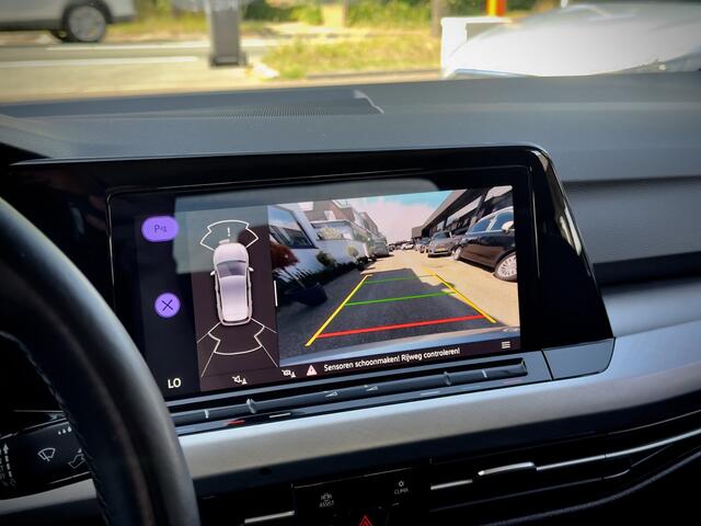 Volkswagen GOLF 1.0 eTSI AUT7 LIFE NAVI CAMERA DIGI-DASH APLLE-CARPLAY PARK-ASSIST LED LMV PDC