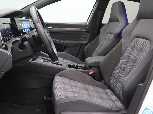 Volkswagen GOLF 1.4 eHybrid GTE Panoramadak, Trekhaak, 18" Bakersfield, Head-up Display, Matrix-Led Koplampen, Winterpakket