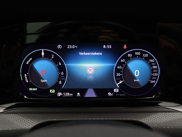 Volkswagen GOLF 1.4 eHybrid GTE Panoramadak, Trekhaak, 18" Bakersfield, Head-up Display, Matrix-Led Koplampen, Winterpakket