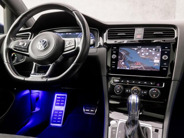 Volkswagen GOLF 1.4 TSI PHEV GTE 204Pk Automaat (SCHUIFDAK, VIRTUAL COCKPIT, LEDER/ALCANTARA, APPLE CARPLAY, CAMERA, STOELVERWARMING, GETINT GLAS, LED KOPLAMPEN, KEYLESS, NIEUWSTAAT)