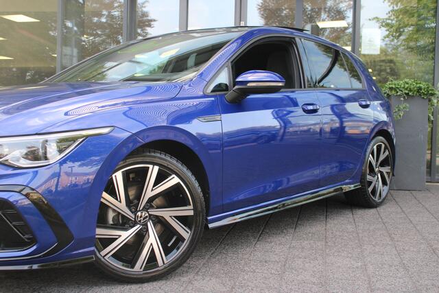 Volkswagen GOLF 1.5 eTSI R-Line Business Navi/Camera/Keyless/Harman Kardon/Head-up/Sfeerverlichting/IQ/Matrix/Panoramadak