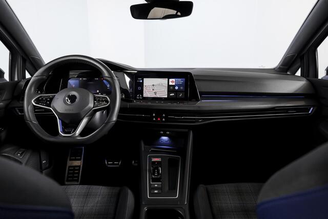 Volkswagen GOLF 1.4 eHybrid GTE - Automaat | S/K-Dak | Dig. Cockpit | Adapt. Cruise | Stoel-+Stuurverw. | Elek. Trekhaak | PDC | Camera | NAV + App. Connect | ECC | LM 18" |