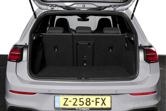 Volkswagen GOLF 1.4 eHybrid GTE - Automaat | S/K-Dak | Dig. Cockpit | Adapt. Cruise | Stoel-+Stuurverw. | Elek. Trekhaak | PDC | Camera | NAV + App. Connect | ECC | LM 18" |