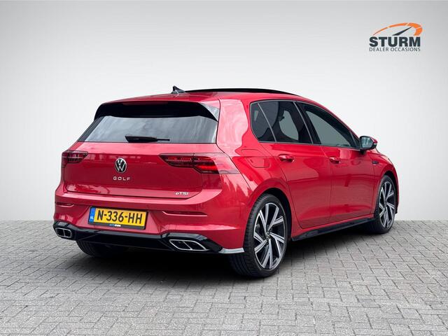 Volkswagen GOLF 1.5 eTSI R-Line NL-Auto! | Panoramadak | Harman/Kardon | Sportstoelen | Full-LED | Navigatie | Apple Carplay/Android Auto | Dodehoek | Park. Assist | Rijklaarprijs!