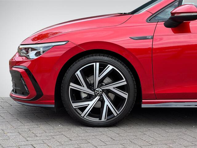 Volkswagen GOLF 1.5 eTSI R-Line NL-Auto! | Panoramadak | Harman/Kardon | Sportstoelen | Full-LED | Navigatie | Apple Carplay/Android Auto | Dodehoek | Park. Assist | Rijklaarprijs!
