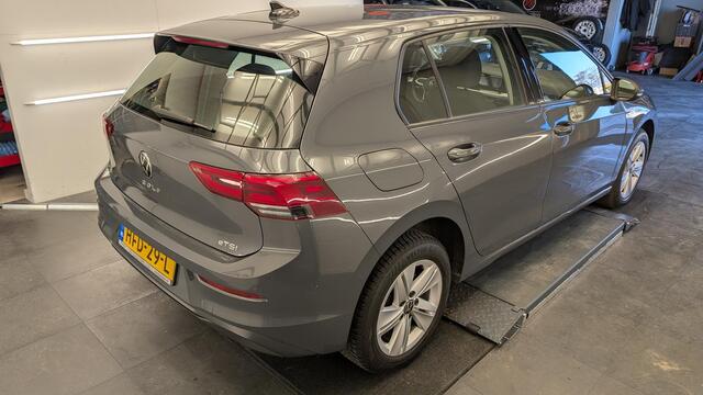 Volkswagen GOLF 1.5 eTSI Style