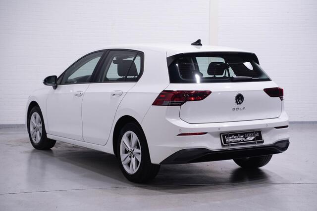 Volkswagen GOLF 1.0 TSI Life Apple Carplay Memory sportstoelen Led koplampen NAP Rijklaar!