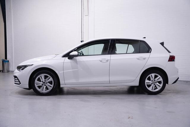 Volkswagen GOLF 1.0 TSI Life Apple Carplay Memory sportstoelen Led koplampen NAP Rijklaar!