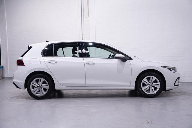 Volkswagen GOLF 1.0 TSI Life Apple Carplay Memory sportstoelen Led koplampen NAP Rijklaar!