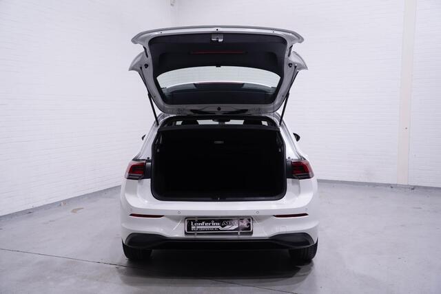 Volkswagen GOLF 1.0 TSI Life Apple Carplay Memory sportstoelen Led koplampen NAP Rijklaar!