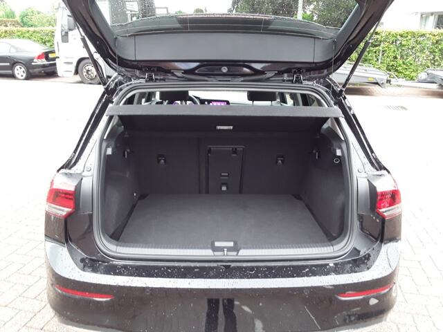 Volkswagen GOLF 1.5 eTSI DSG ACTIVE / NAVI / LED / ACC