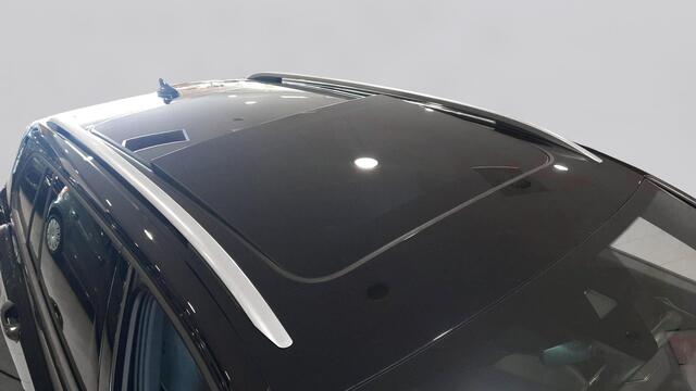 Volkswagen GOLF Variant 1.5 eTSI R-Line | LED + | Panoramadak | 18" |
