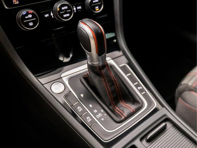 Volkswagen GOLF 2.0 TSI GTI Performance 230Pk Automaat (VIRTUAL COCKPIT, APPLE CARPLAY, GROOT NAVI, KEYLESS, ADAPTIVE CRUISE, SPORTSTOELEN, GETINT GLAS, SPORTSTUUR, PARKEERSENSOREN, NIEUWSTAAT)